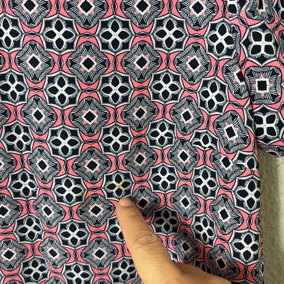 J. Crew Pink and Navy Diamond Pattern Blouse - Size XS - Picture 8 of 9